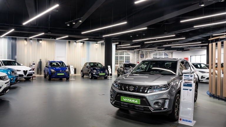 Bassa Showroom 3-1000